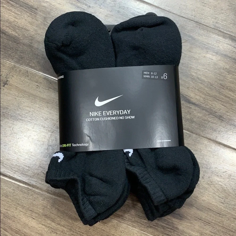 Nike pairs socks